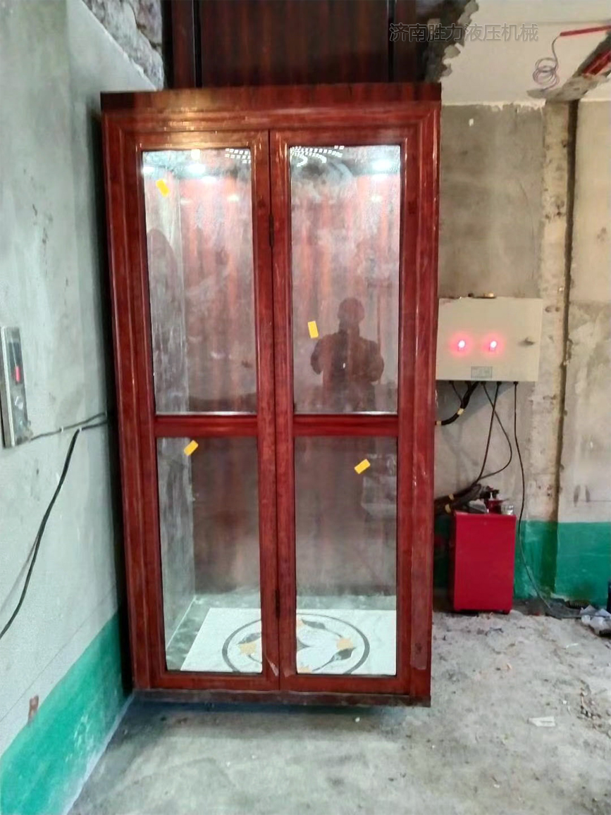 家用小型電梯在西安安裝完畢！